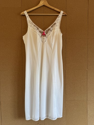 Vintage white sleeveless - white,