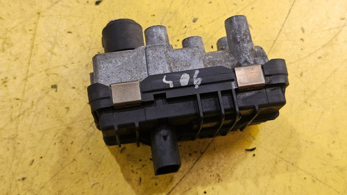 Bmw series f30 - 320d, engine