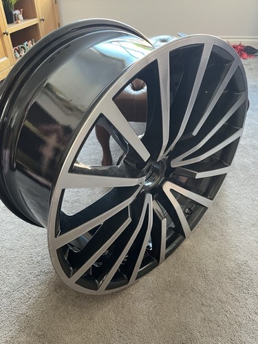 Audi alloy wheel - 19”,