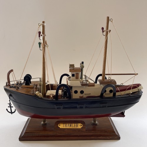 Vintage model boat french - model,
