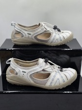 Earth Spirit, White Leather