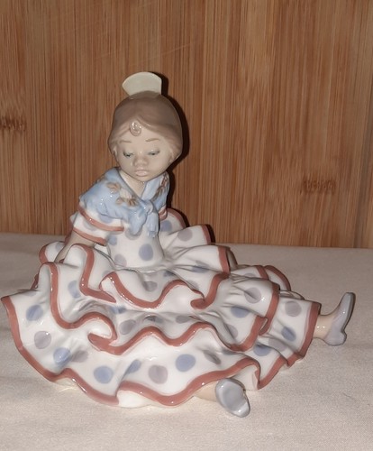 Lladro girl dancer porcelain - girl,