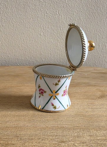 Regal porcelain hinged lid - porcelain,