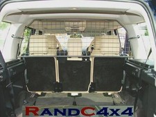 Land Rover Discovery 3 & 4 Dog Guard Half Mesh in Grey DA5511A