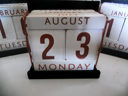 Perpetual wooden block desk - block,