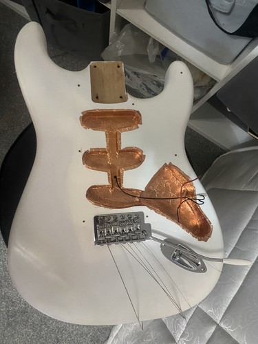 Matte white stratocaster body - white,