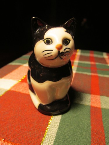 Quail pottery ceramic cat - quail, spot