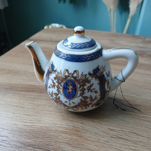 Collectable porcelain art - collectable,
