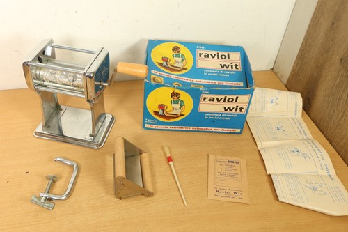 Vintage raviol wit pasta - vintage,