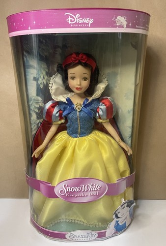 Snow white keepsake - snow, doll