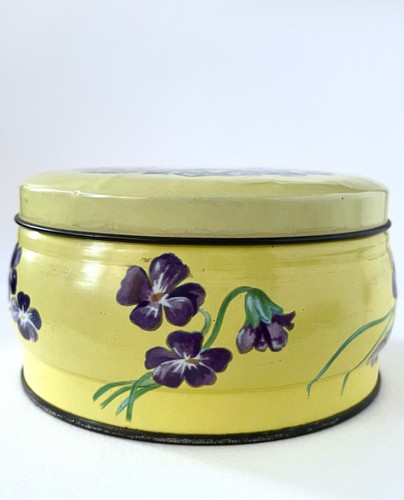 Yellow huntley palmer - &,