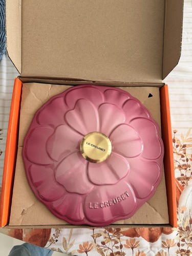 Creuset cast iron petal - creuset,