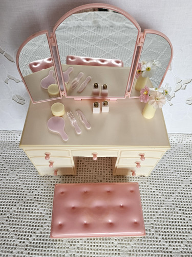 Sindy dressing table - dressing,