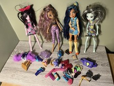 BUNDLE MONSTER HIGH DOLLS -