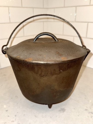 Vtg cast iron 7 - iron,