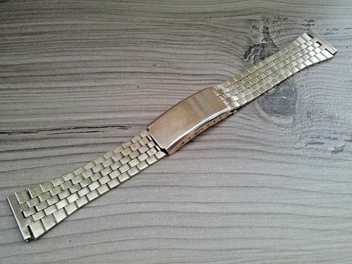 Brushed gold tone - brushed, stainless