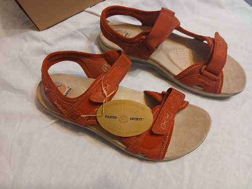 Comfortable red leather earth - comfortable,
