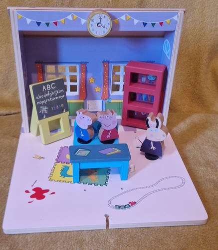 Peppa pig wooden school - peppa,