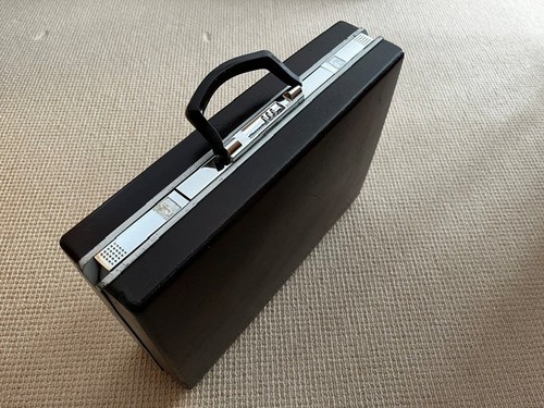 Samsonite hard shell - samsonite,