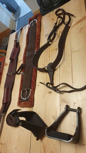 Western saddle attachments - western,