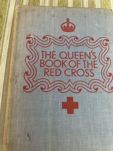 The queen book red - book,