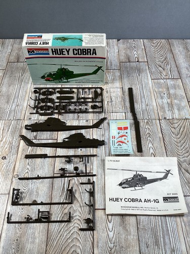 Monogram huey cobra 1 - huey, 1/72