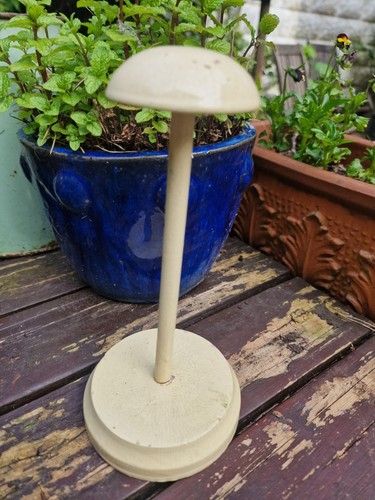 Vintage chippy painted wooden - vintage,