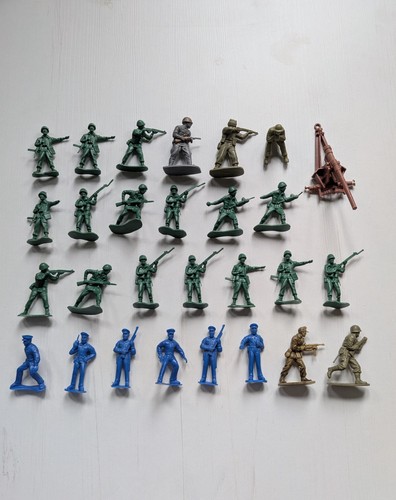 Vintage toy soldiers x28 - toy,