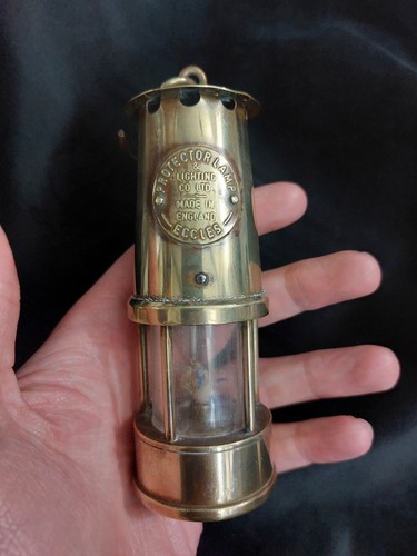 Vintage small the protector - vintage,