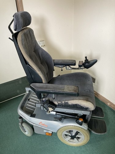 Permobil entra - entra, (2002)
