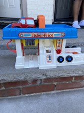 Vintage Fisher Price 1993 Action Sounds Garage Playset Excellent Condition