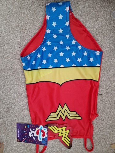 Girls wonder woman swimming - wonder,