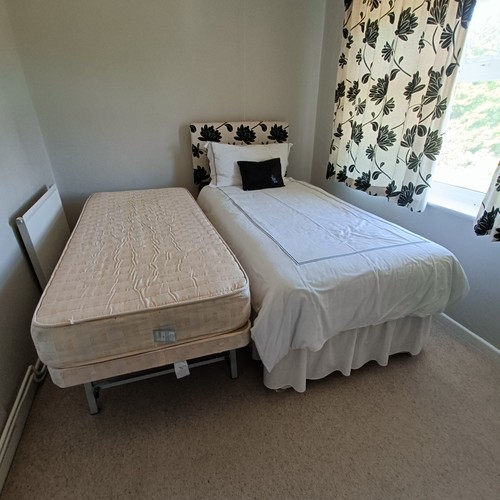 Single bed with - with, pull