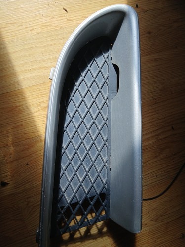 R17 slk front bumper grill - front,