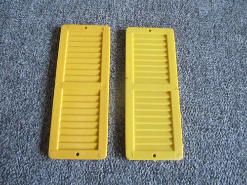 Vintage dolls house yellow - dolls,