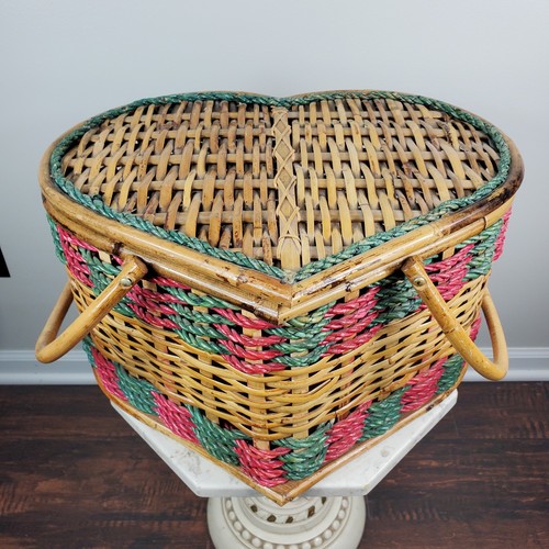 Heart shaped picnic - picnic, storage