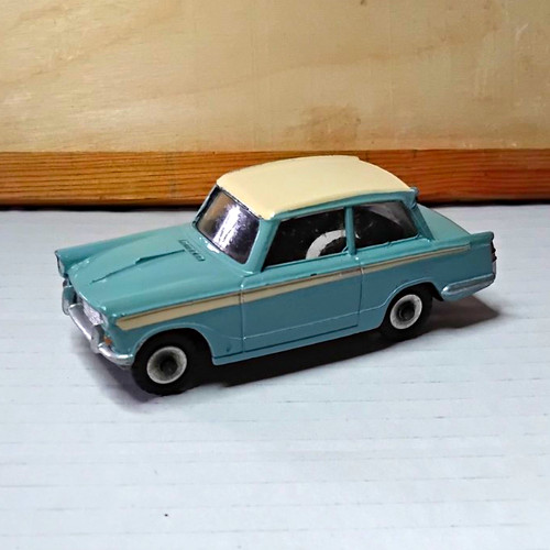 Dinky toys triumph herald 181 - triumph,