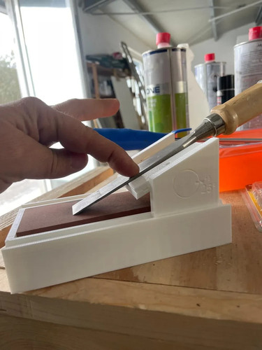 Adjustable chisel sharpening - adjustable,