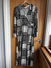 Stella Morgan black and white abstract dress size 12 BNWT