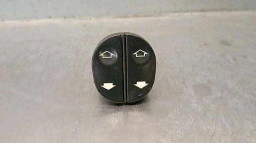 42936 5563496 front window