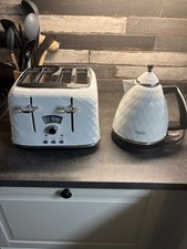De Longhi Toaster and kettle -