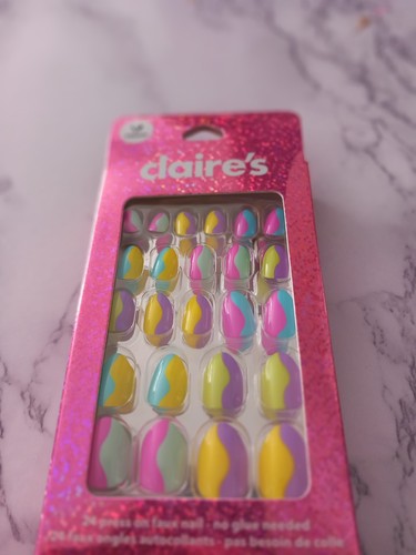Pre glued false nails - glued,