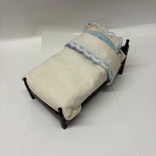 12th scale dolls house - dolls,