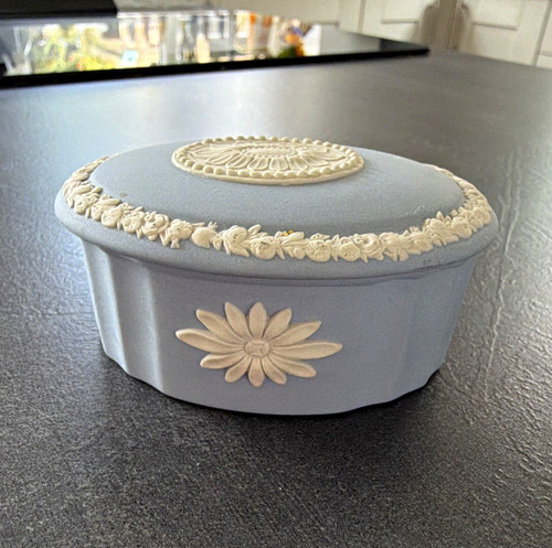 Wedgwood jasperware blue oval - jasperware,