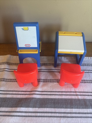 Little tikes dollhouse - tikes,