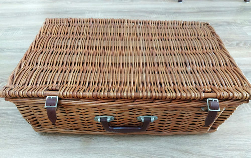 Person wicker picnic - 4,