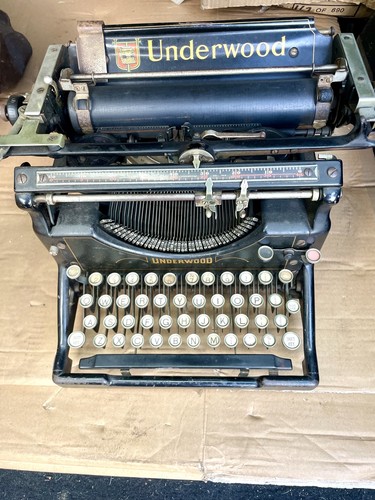 Underwood standard typewriter - standard,
