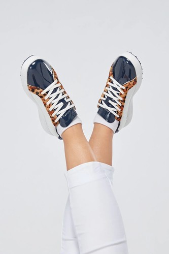 Swing out sister sole - swing,