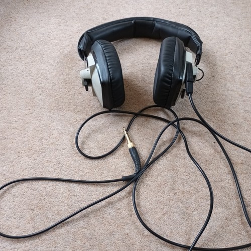 Beyerdynamic dt100 headphones - beyerdynamic,