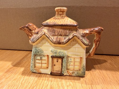 Vintage keele street - street, pottery